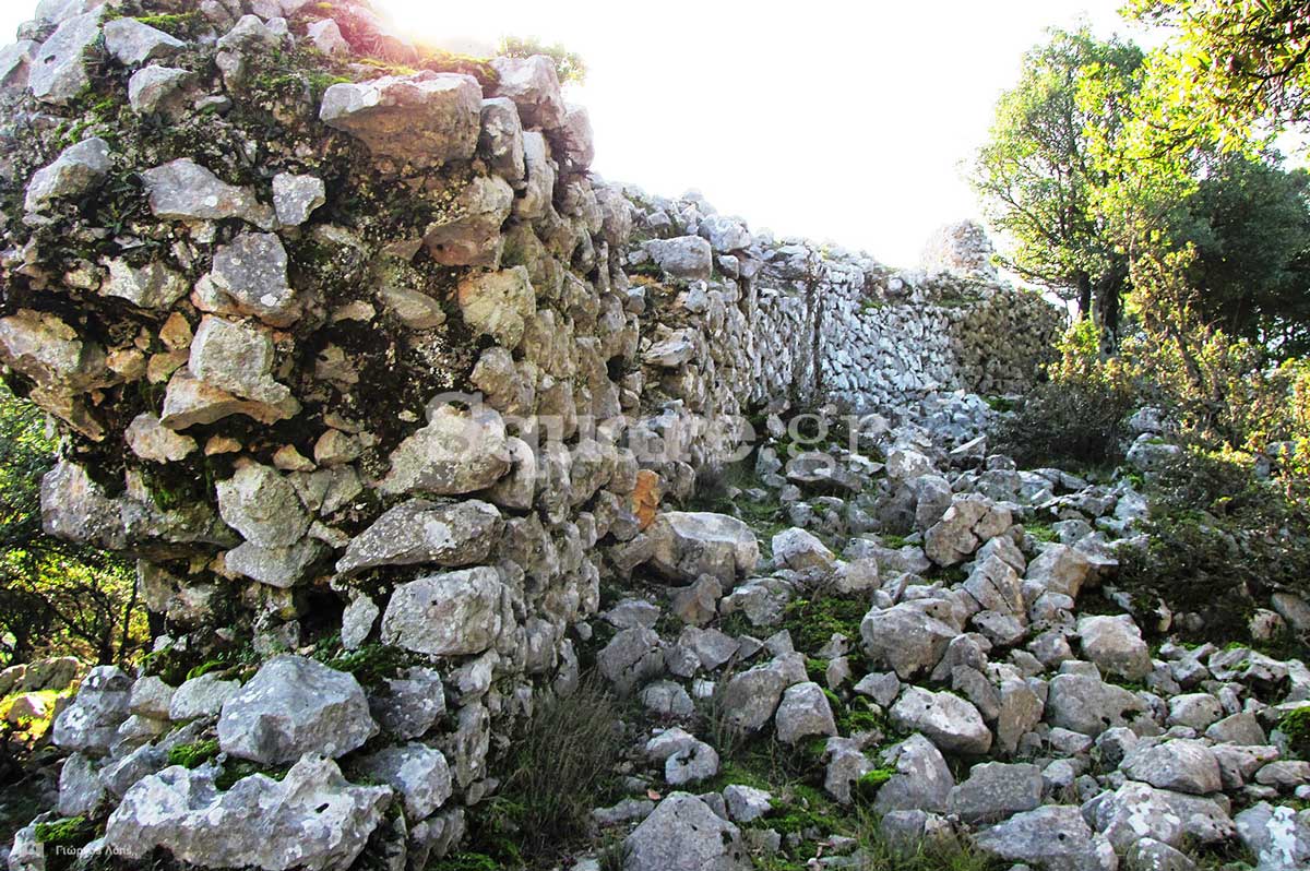 14-Άποψη-των-ανατολικών-τειχών-του-μεσαίου-περιβόλου-του-κάστρου-της-Κλεισούρας