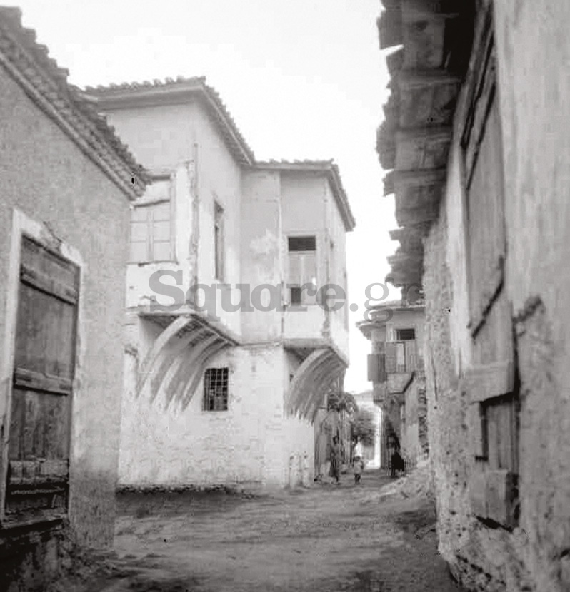 12-Οικία-οδού-παίδων-Χαλκίδα-τουρκοκρατία-και-μεταβυζαντικό-σπίτι-Οικία-Καράκωστα-1900