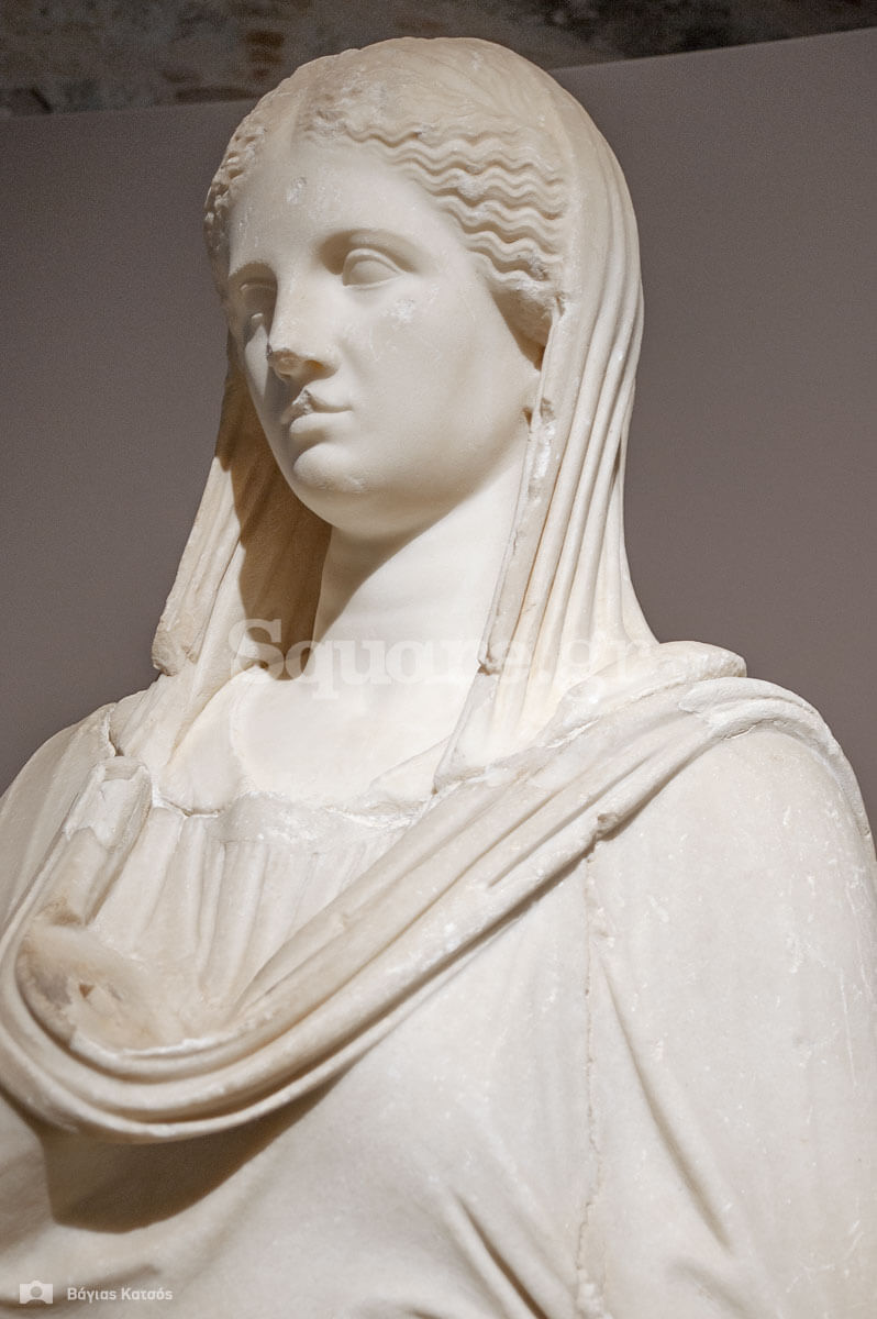 5-Η Θεά-Υγεία-ή-αυτοκράτειρα-ή-μια-πλούσια-Ρωμαία-επισκέπτρια-των-λουτρών-της-Αιδηψού